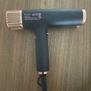 Hair Dryer Plug - technology Dyson